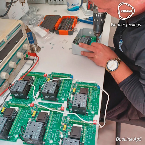 Heute beschäftigt das Unternehmen 12 Mitarbeiter, die im Büro, im Verkauf und als Monteure tätig sind.