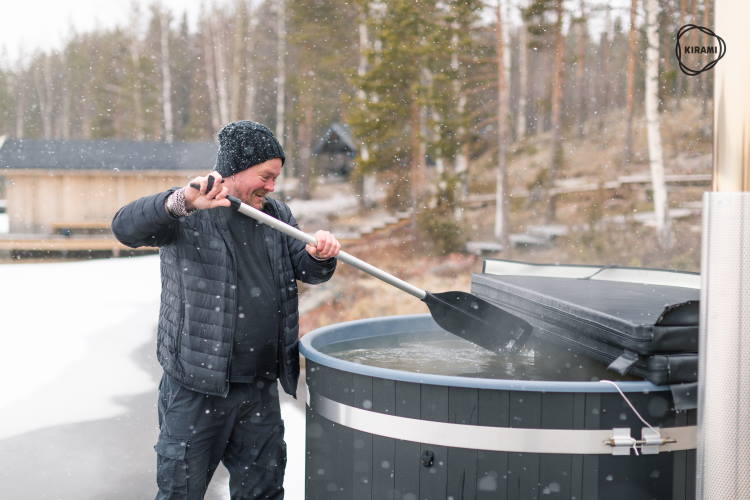 Das Messen der tatsächlichen Temperatur des Badewassers gestaltet sich in der Aufwärmphase oftmals schwierig | Kirami