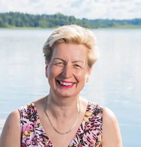 Zwei Heimaten, zwei Badefässer | Kirami