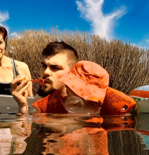 Machen Sie Wassergymnastik im Badefass | Kirami